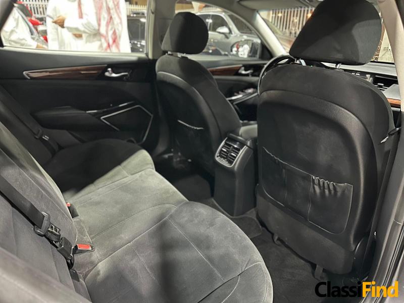 Cadenza V6: Advanced Performance and Luxury Sedan Redefined