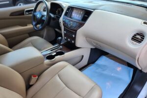 Nissan Pathfinder SV