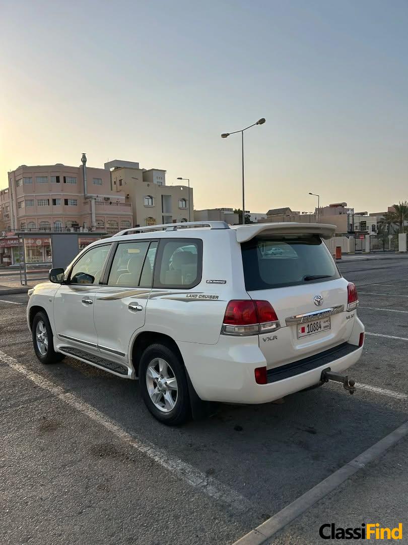 Land Cruiser 2011 vxr 5.7