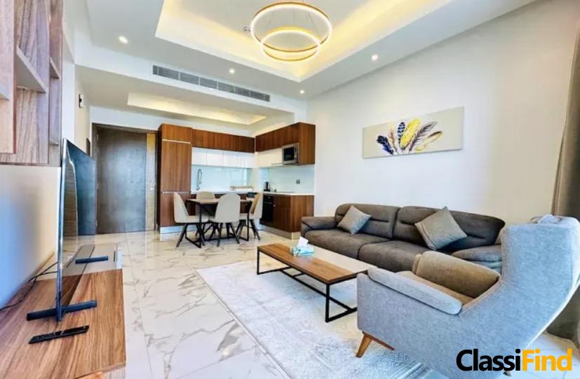 Luxury High-Rise Apartment with Full Sea View