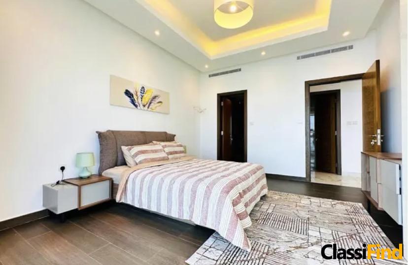 Luxury High-Rise Apartment with Full Sea View