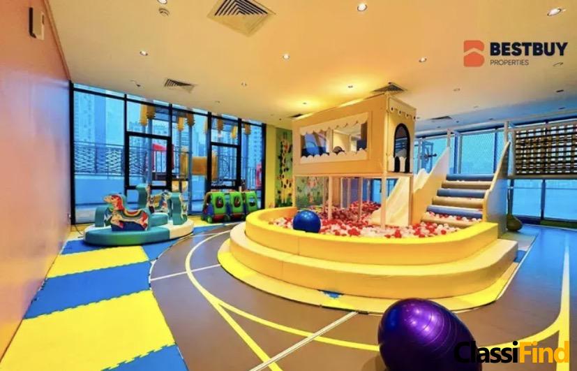 Luxury High-Rise Apartment with Full Sea View