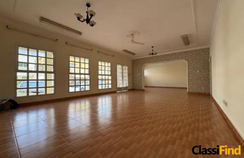 Spacious 3 BHK Apartment for Rent in Riffa Souq – Prime Location