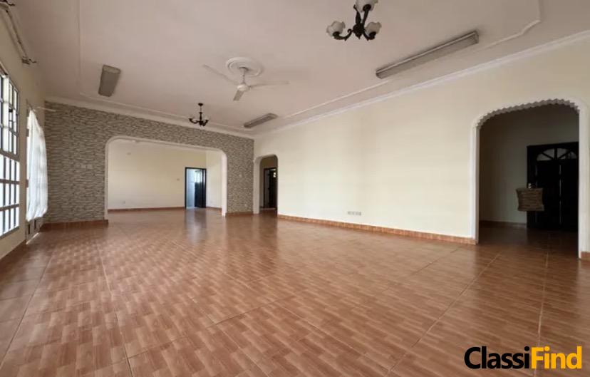 Spacious 3 BHK Apartment for Rent in Riffa Souq – Prime Location