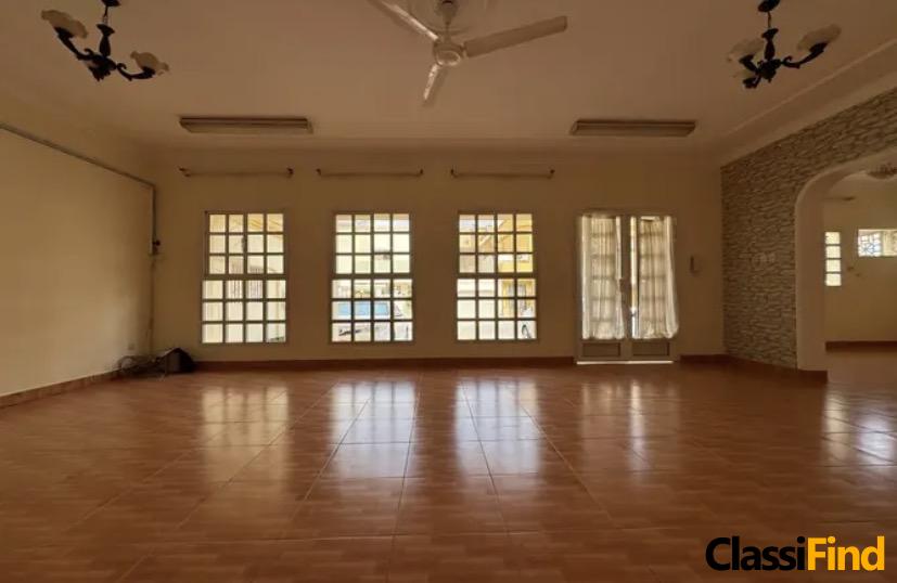 Spacious 3 BHK Apartment for Rent in Riffa Souq – Prime Location