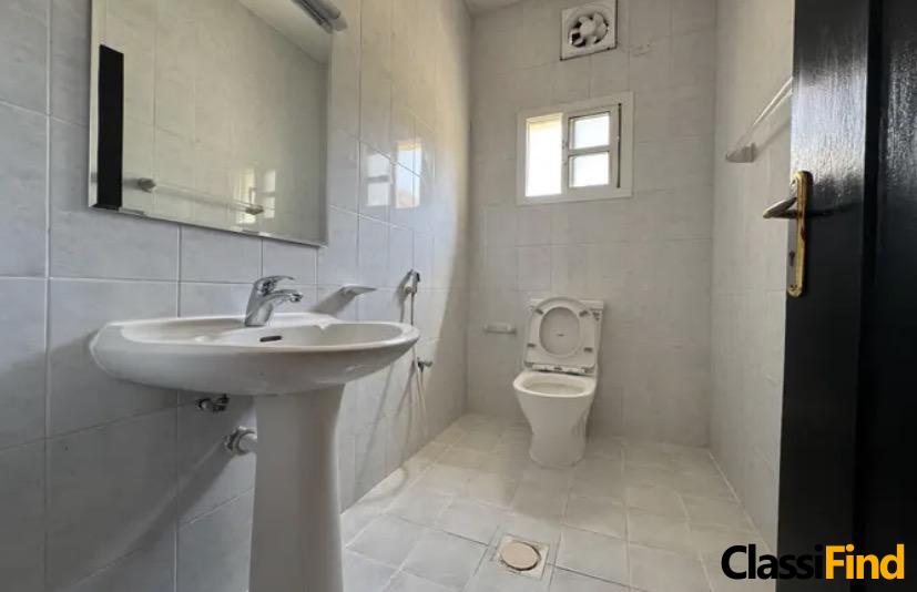 Spacious 3 BHK Apartment for Rent in Riffa Souq – Prime Location