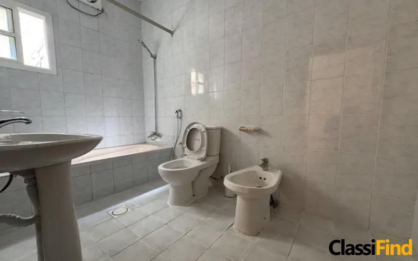 Spacious 3 BHK Apartment for Rent in Riffa Souq – Prime Location