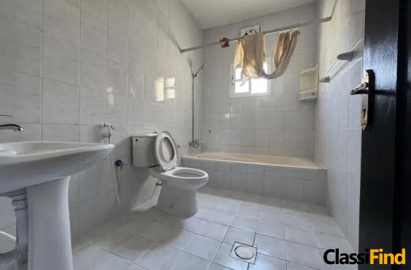 Spacious 3 BHK Apartment for Rent in Riffa Souq – Prime Location