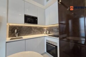 شقة استوديو حديثة للإيجار في مدينة الحديقة المائية، المنامة – موقع متميز ووسائل راحة