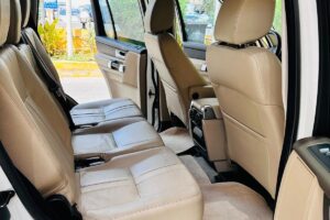 For Sale: Immaculate 2014 Land Rover L4 with Low Mileage and Premium Features