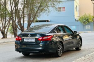 2017 Nissan Altima – Reliable Mid-Sized Sedan with Advanced Features and Efficient Performance