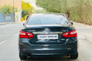 2017 Nissan Altima – Reliable Mid-Sized Sedan with Advanced Features and Efficient Performance