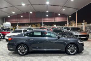 Cadenza V6: Advanced Performance and Luxury Sedan Redefined