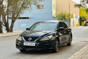 2017 Nissan Altima – Reliable Mid-Sized Sedan with Advanced Features and Efficient Performance