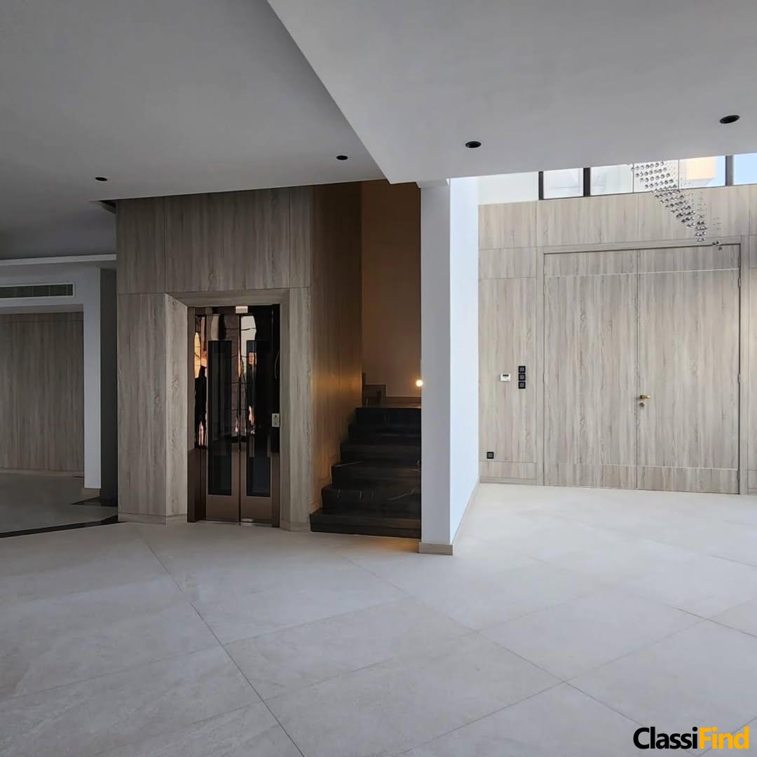 فيلا للبيع في جزيرة دلمونيا مصممة بطريقة مبتكرة وأنيقة ارتفاع مزدوج