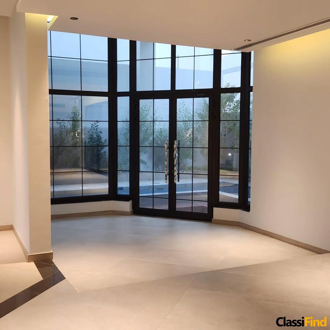 فيلا للبيع في جزيرة دلمونيا مصممة بطريقة مبتكرة وأنيقة ارتفاع مزدوج