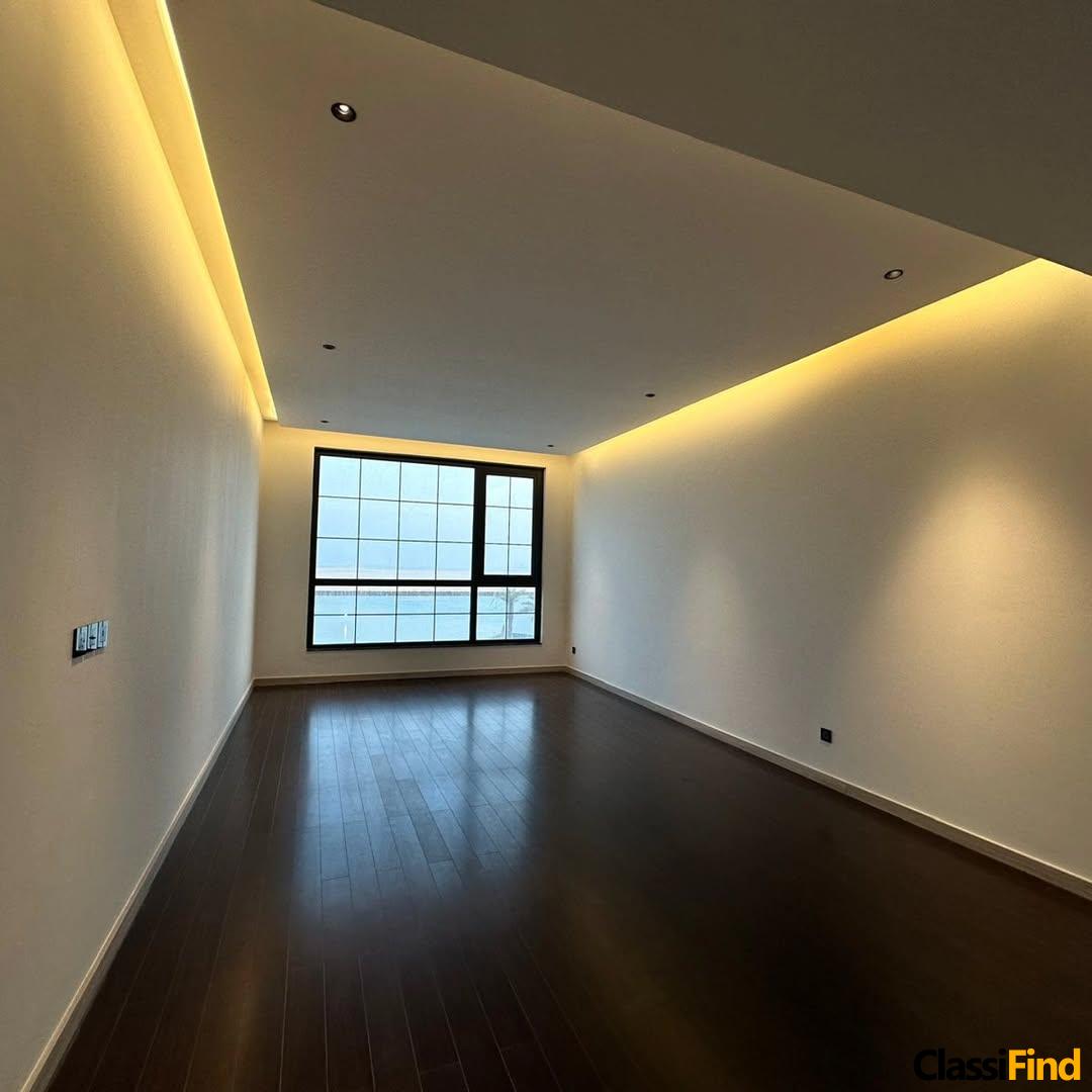 فيلا للبيع في جزيرة دلمونيا مصممة بطريقة مبتكرة وأنيقة ارتفاع مزدوج