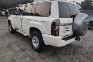 للبيع نيسان صفاري 2016