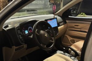 للبيع: ميتسوبيشي أوتلاندر، موديل 2016