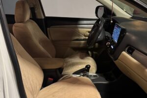 للبيع: ميتسوبيشي أوتلاندر، موديل 2016