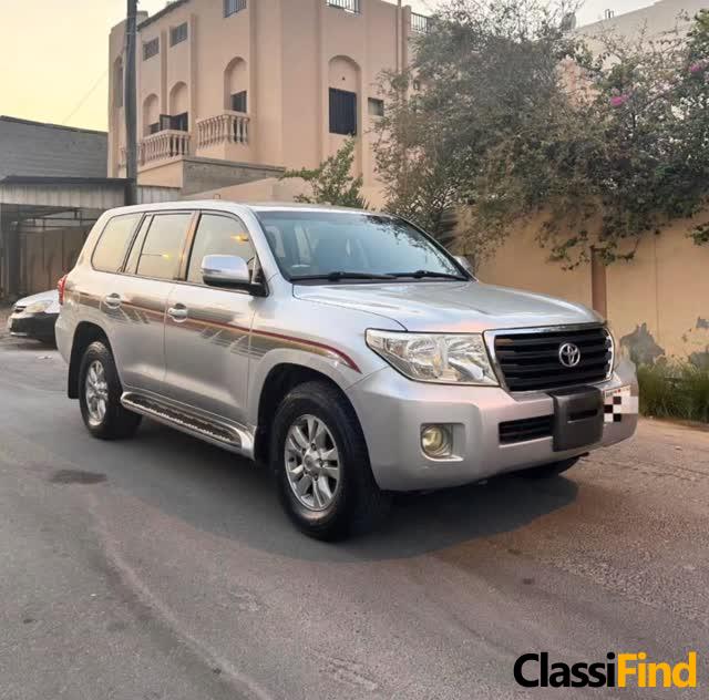 Toyota Land Cruiser GXR 2013