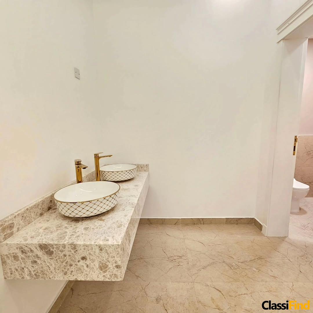 For rent, a new luxury villa, the first residence of Deluxe modern