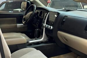 سيكويا SR5 للبيع