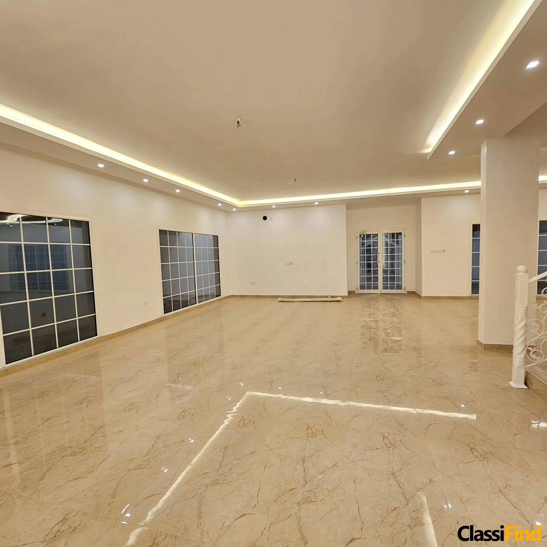 For rent, a new luxury villa, the first residence of Deluxe modern