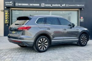 2021 Volkswagen Touareg V6