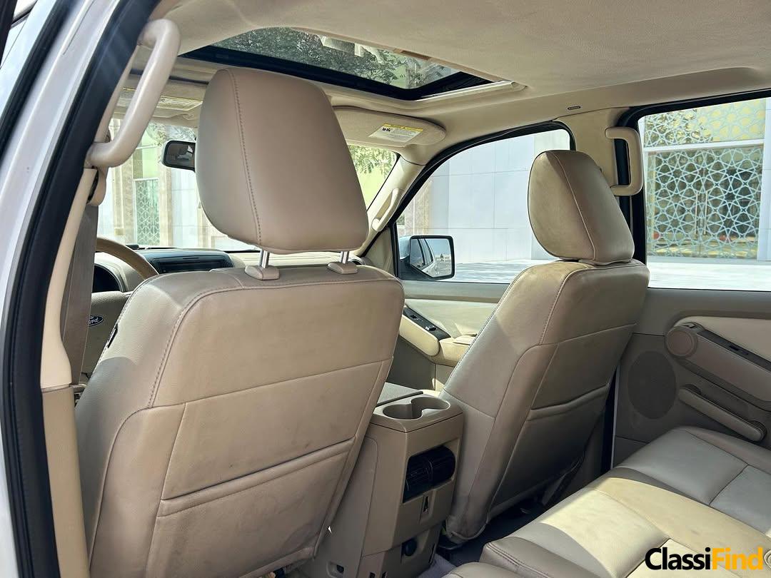 FORD EXPLORER 4×4 FULL OPTION