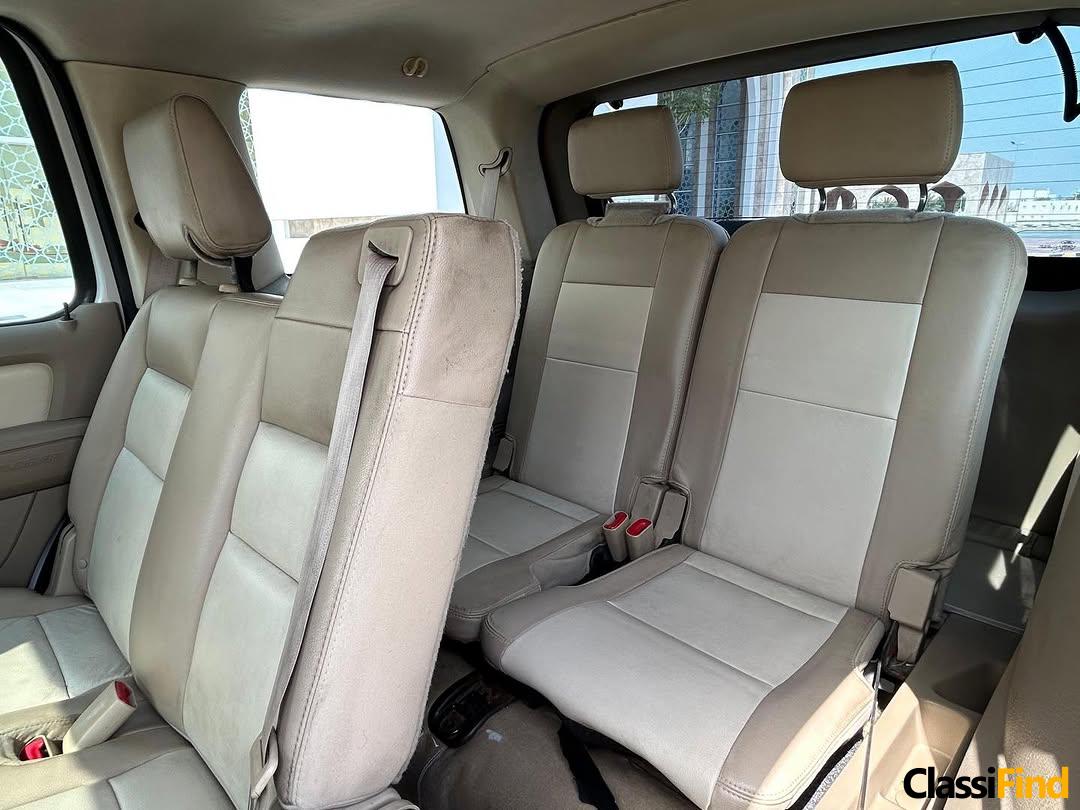 FORD EXPLORER 4×4 FULL OPTION