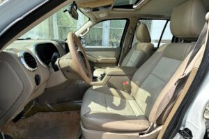 FORD EXPLORER 4×4 FULL OPTION