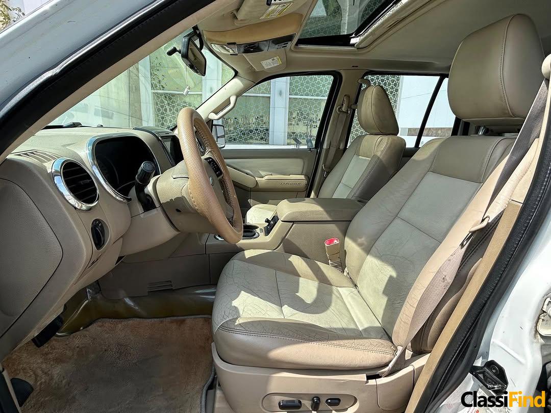 FORD EXPLORER 4×4 FULL OPTION