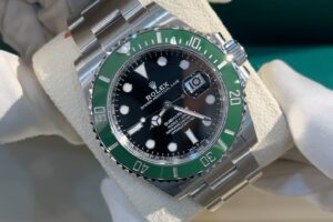 Starbucks SUBMARINER Date Year : 2024 Reference M126610LV