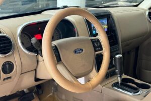 FORD EXPLORER 4×4 FULL OPTION