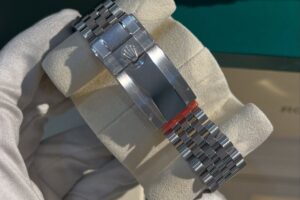 GMT – MASTER II Batman 40 mm Reference 126710BLNR