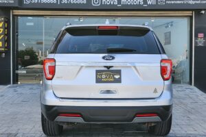 2018 Ford Explorer XLT plus V6