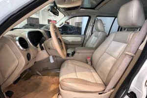 FORD EXPLORER 4×4 FULL OPTION