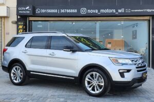 2018 Ford Explorer XLT plus V6