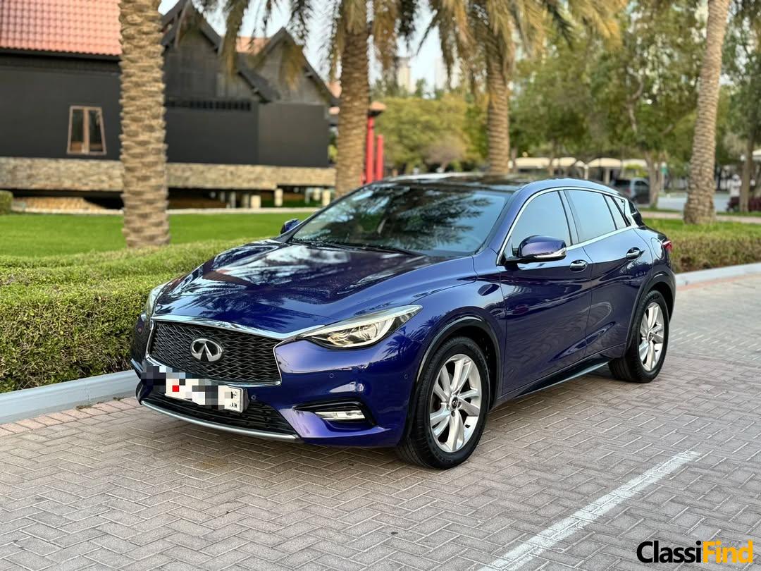 Infiniti Q30