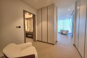 فيلا فاخرة في الريف – حياة حصرية على الواجهة البحرية
