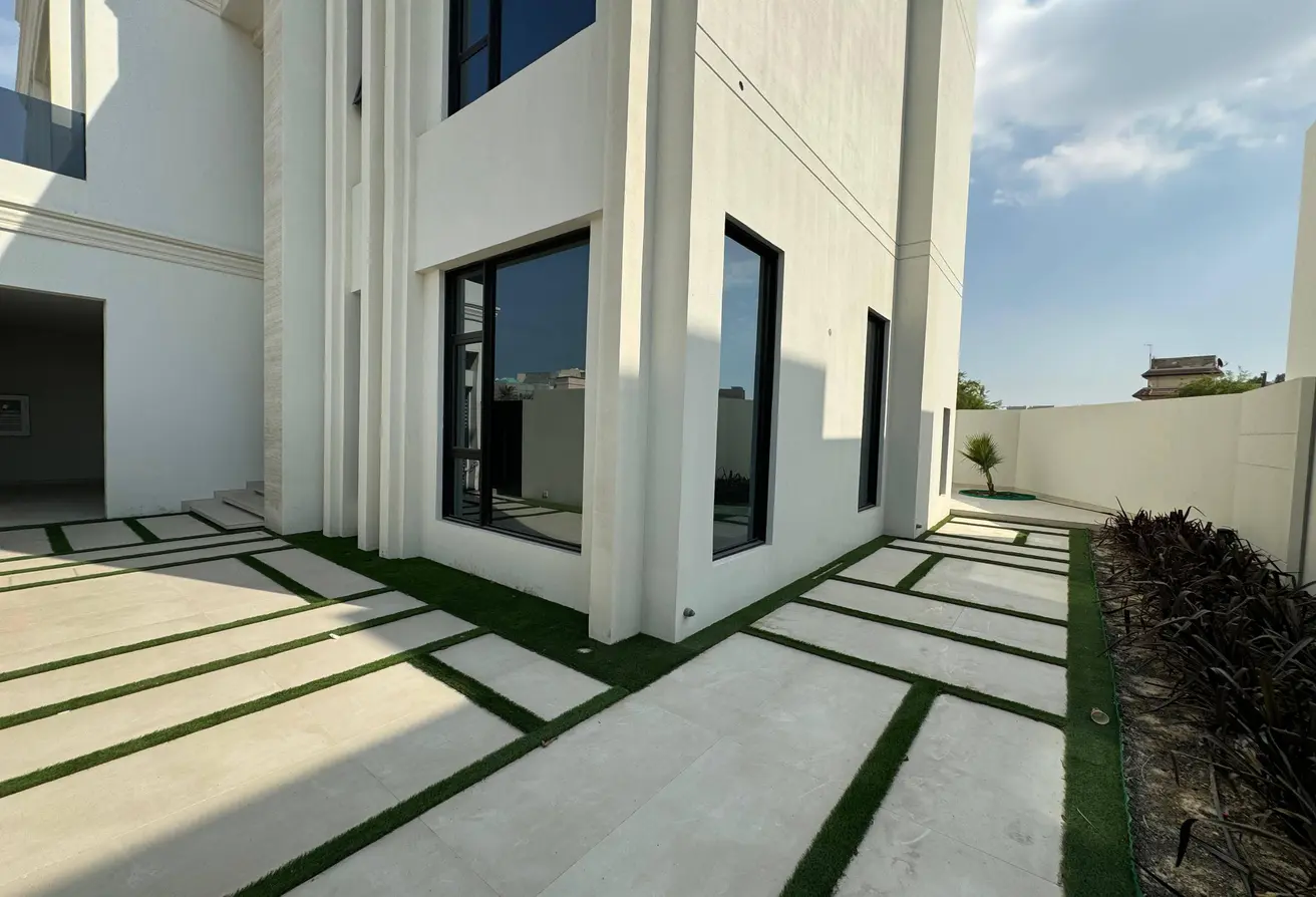 Luxurious Brand New Villas for Sale in Maqaba: Prime Location Near St. Christopher’s School
