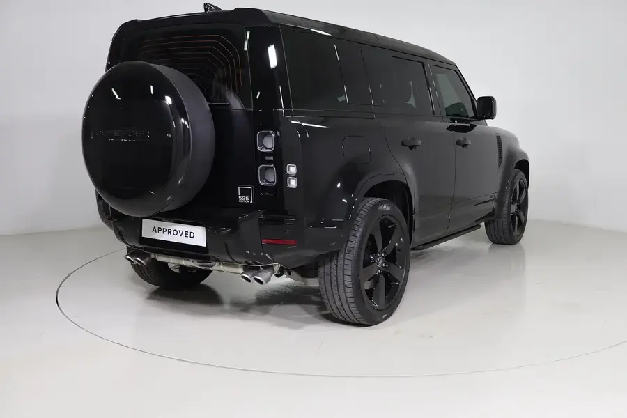 Land Rover Defender 110 2025 V8 Edition