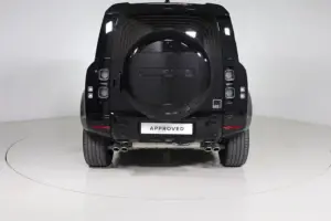 Land Rover Defender 110 2025 V8 Edition