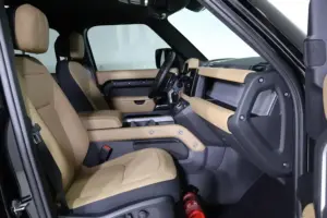 Land Rover Defender 110 2025 V8 Edition