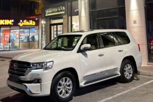 Toyota Land Cruiser GXR V6 Model: 2017