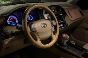 For Sale: Toyota Avalon, Model: 2012