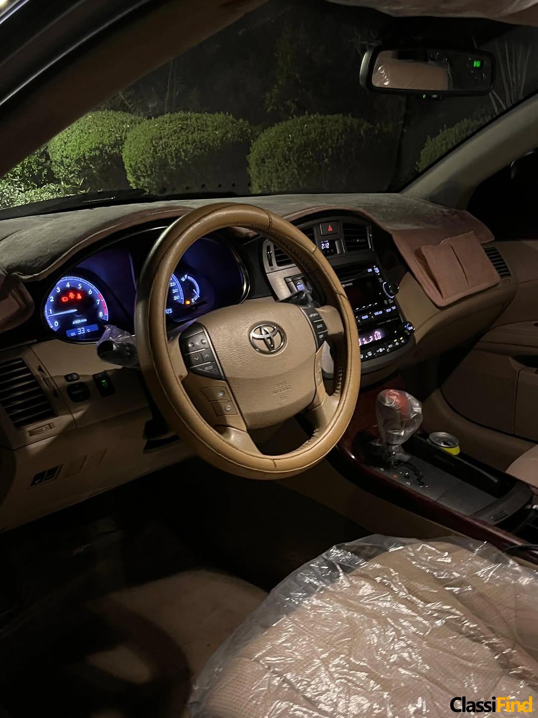 For Sale: Toyota Avalon, Model: 2012