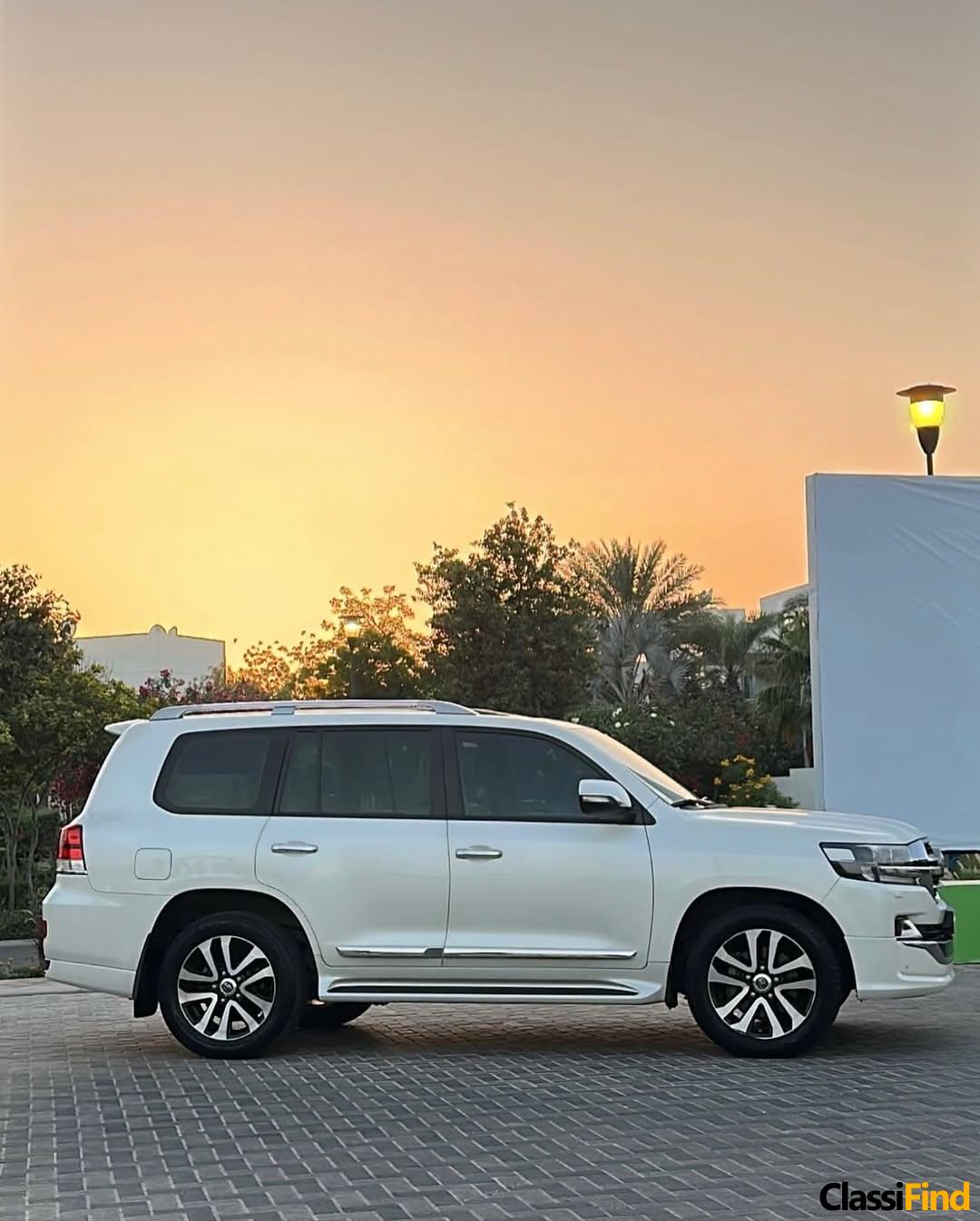 Used Land Cruiser GXR Grand Touring 2019 Model 132,000 km, Bahrain