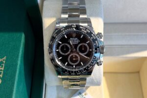 Daytona 40 mm Reference 126500LN Black dial